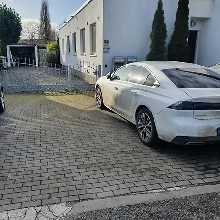 Zwei Schicke Apartments Mit Parkplatz Cologne Exterior photo