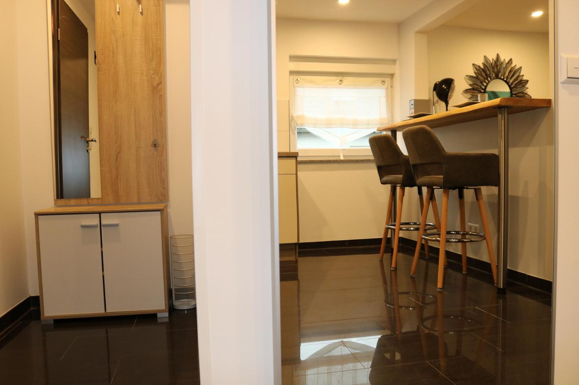 Zwei Schicke Mit Parkplatz Appartement
